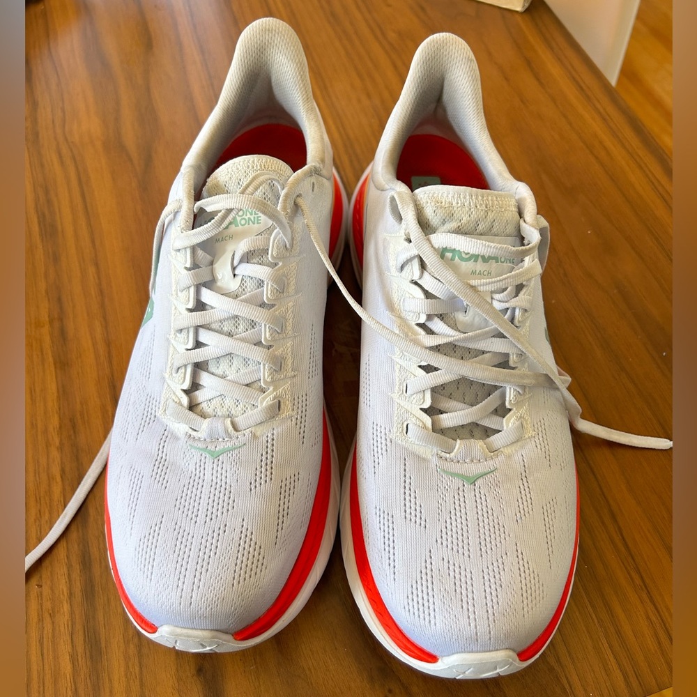Hoka Mach 4
